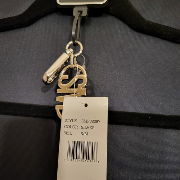 Steve Madden Silver Belt fits Small/Med/Large - Picture 4 of 5